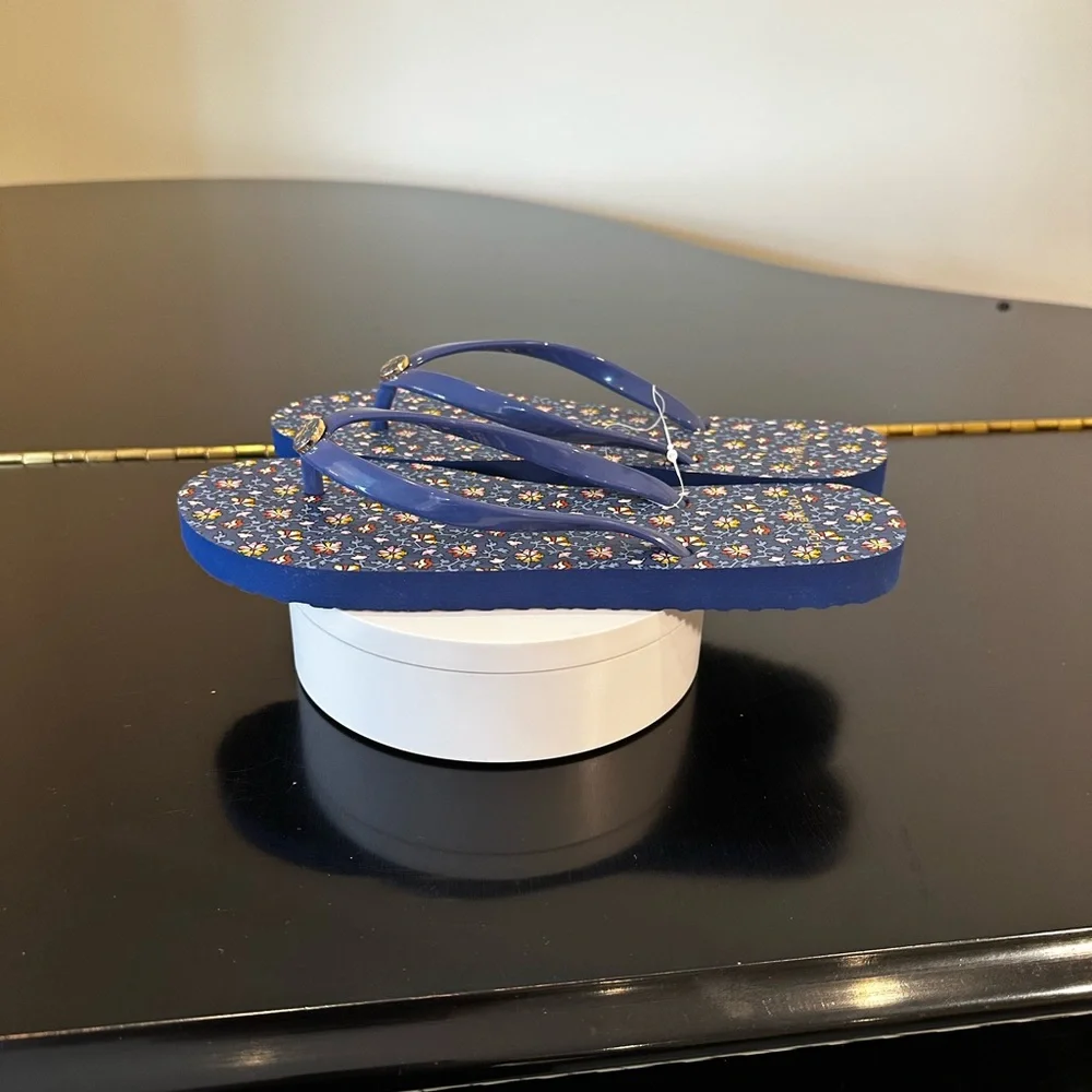 Tory Burch NWT Summer Beach Minimalist Authentic Spring Flower Bloom Flip Flop